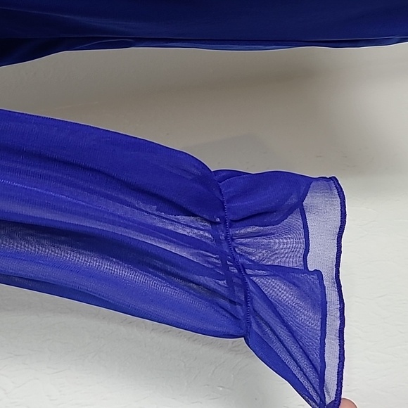 Zero 2 Eight Royal Blue Blouse with Cut-out @ Neckline  Gold Accent, Size 1X NWT - Picture 4 of 10